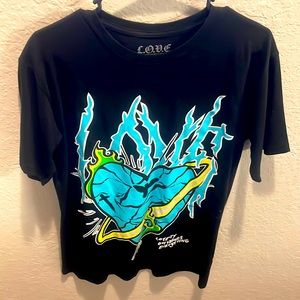 L.o.v.e. Tee shirt sg clothing